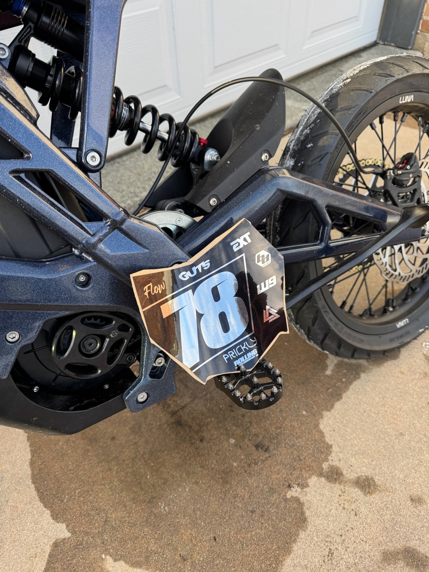 Motocutz Simple Plate 2